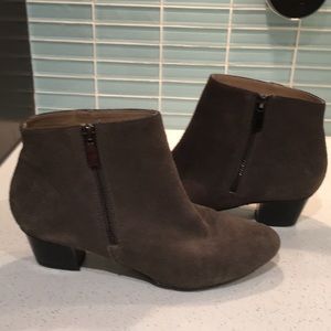 Alfani gray suede boots, Size 7.5.